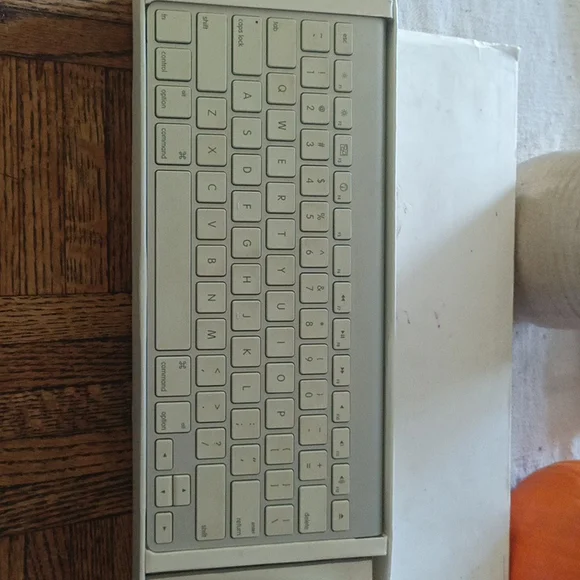 Apple wireless keyboard and mouse
